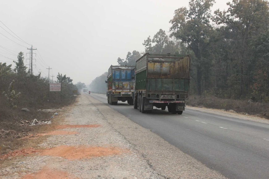 truck traffic nepal