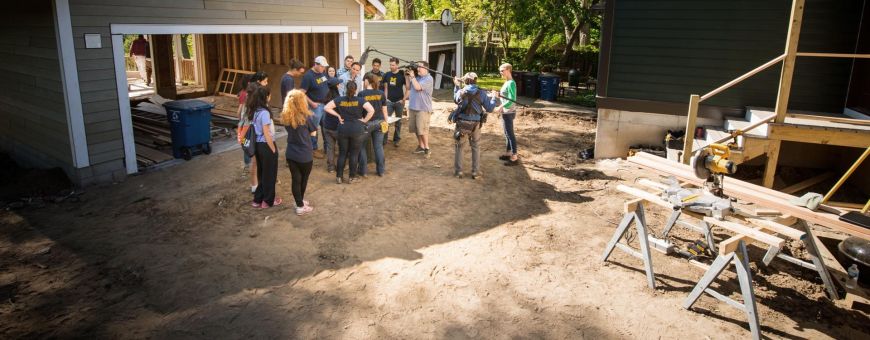 HGTV crews worked with students from University of Michigan&amp;#039;s School of Natural Resources and Environment to design and implement sustainable and native landscaping